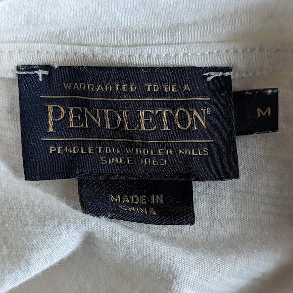 Pendleton Medium white V-neck short sleeve t-shirt with chest pocket - Picture 5 of 7